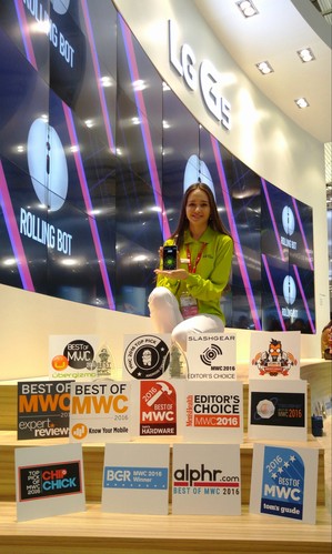 LG-Awards-at-MWC-01.jpg