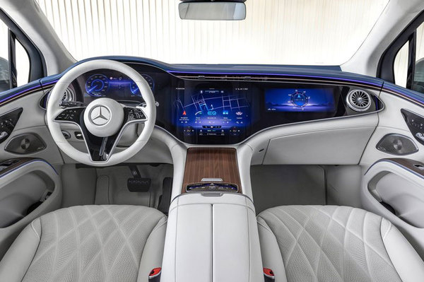 Mercedes-Benz-EQS-8.jpg