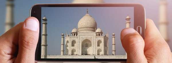 India-smartphone-taj-mahal-770x285.jpg